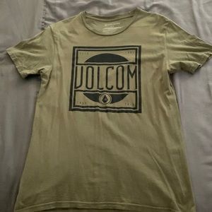Volcom green medium men t shirt